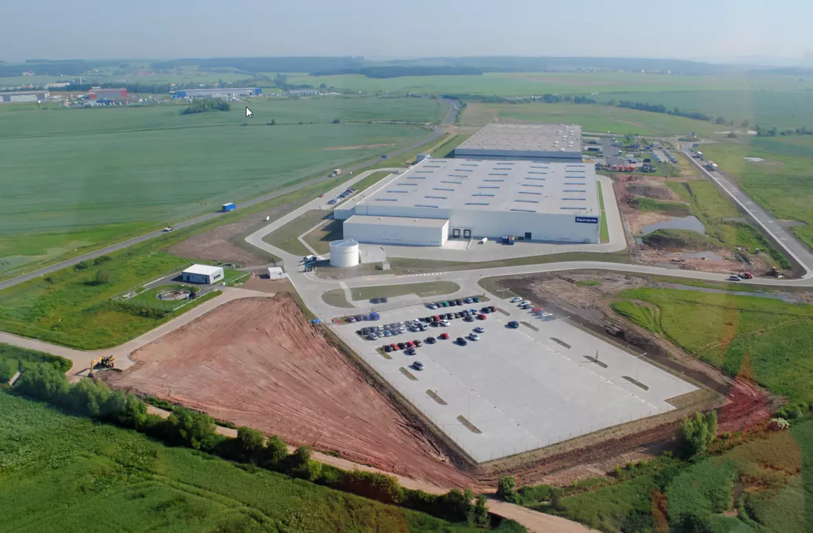 Nově postavený závod pro výrobu autosedaček zaměstná v Plzeňském kraji stovky lidí