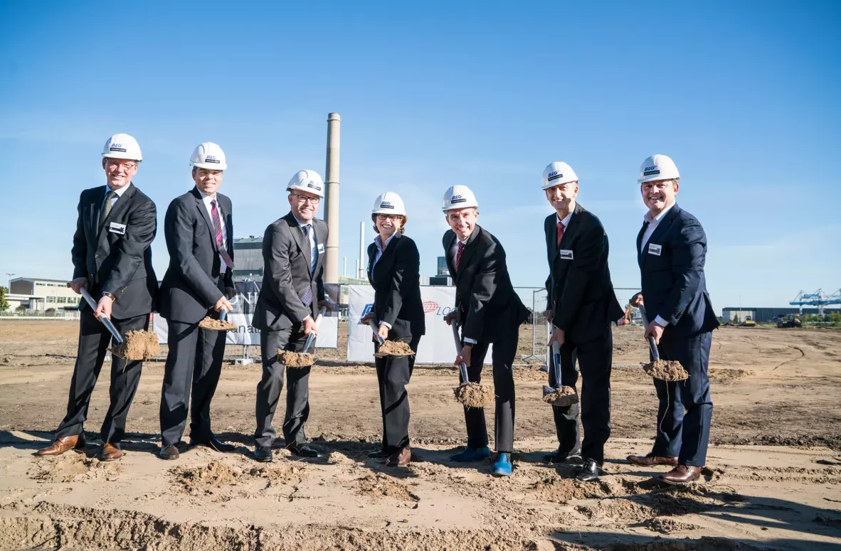 Panattoni Europe cut the first sod for the new BLG Logistics Centre