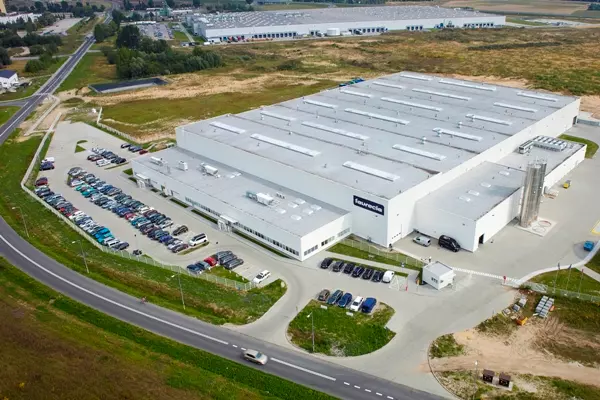 New developments for Faurecia in excess of 37,000 sqm in Poland and Germany